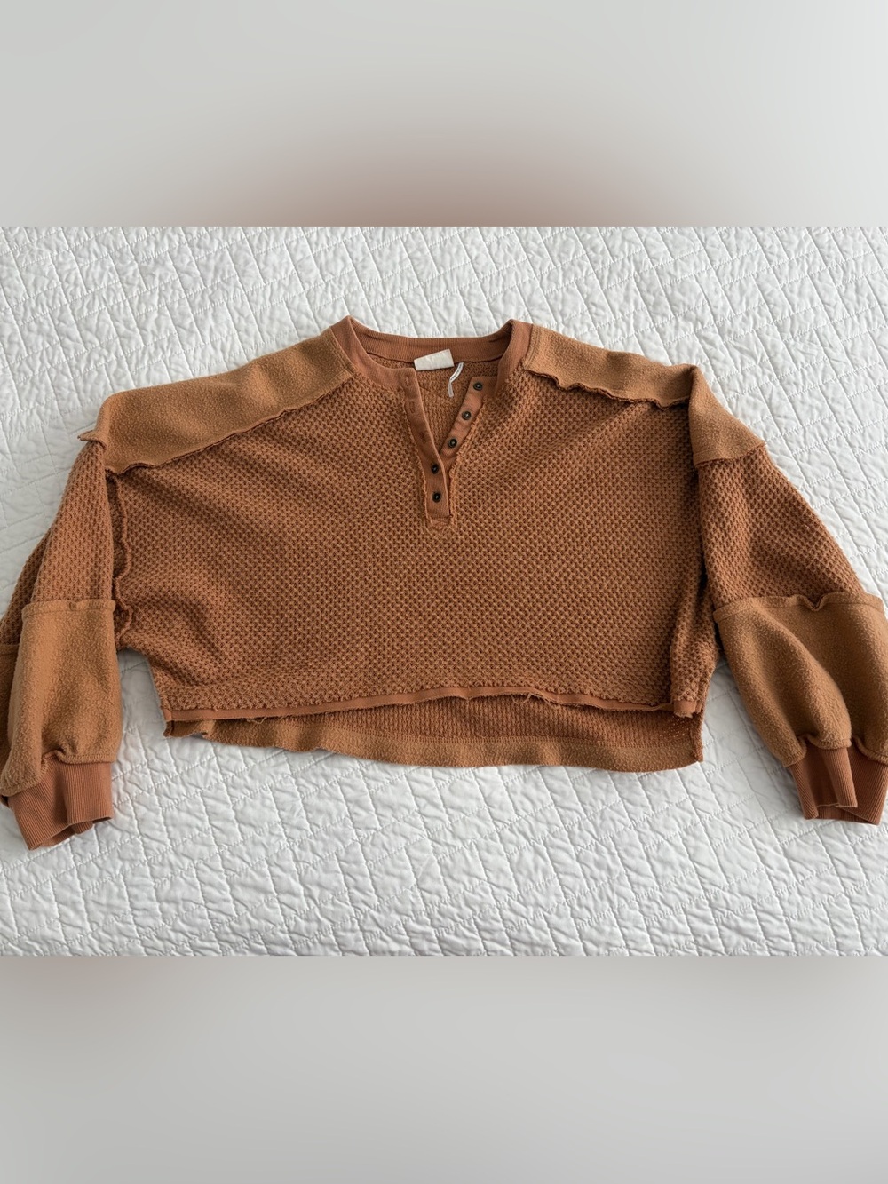 Textured cropped Henley Sweatshirt